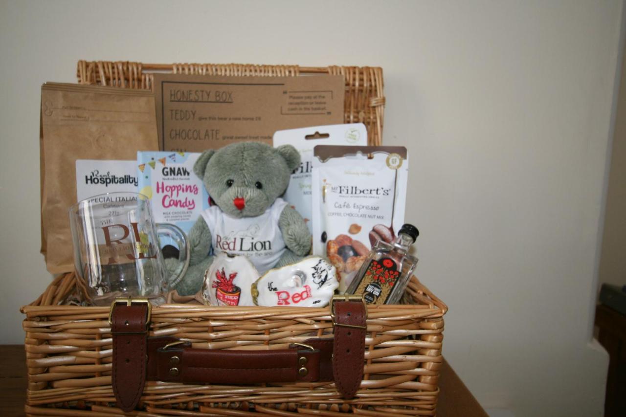 The Red Lion Hotel Cromer Exterior photo A baby hamper