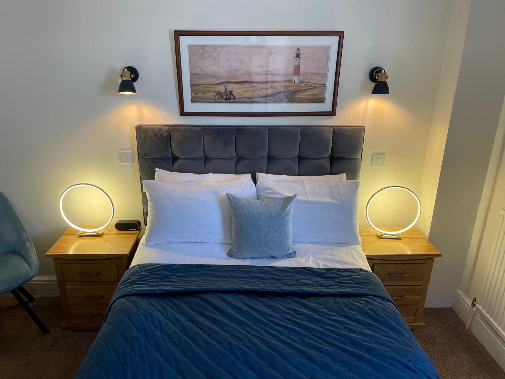 The Red Lion Hotel Cromer Exterior photo A bedroom at The Old Post Office